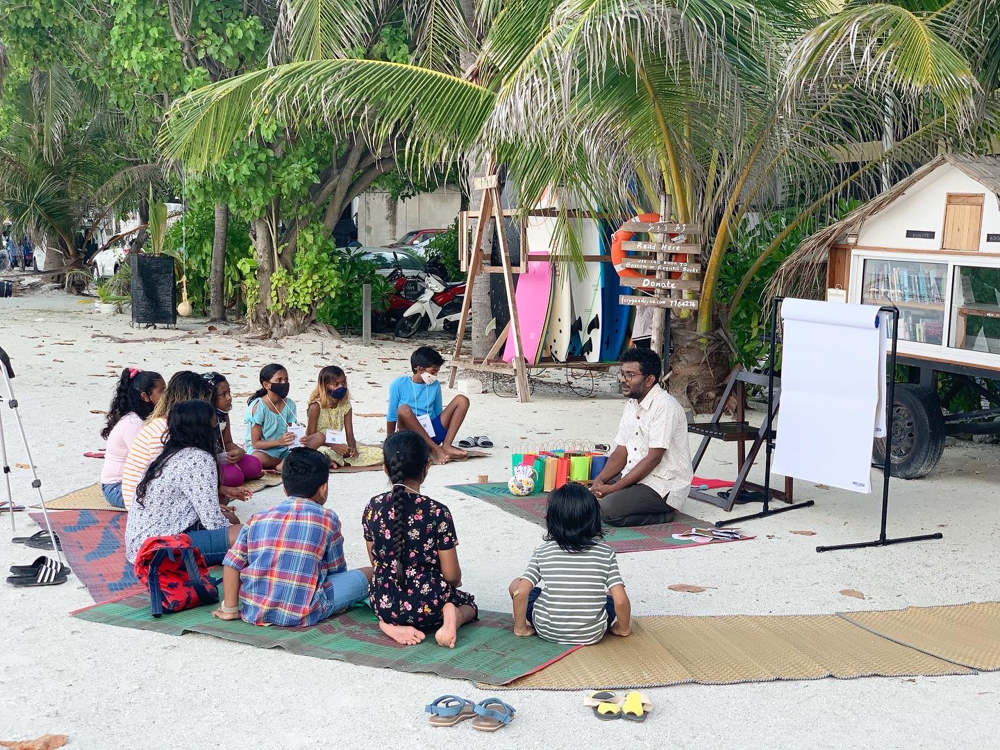  Children of Maldives Holhuashin {p.name}}